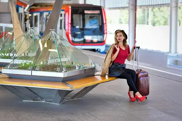 How to Get Around Paris Like a Local