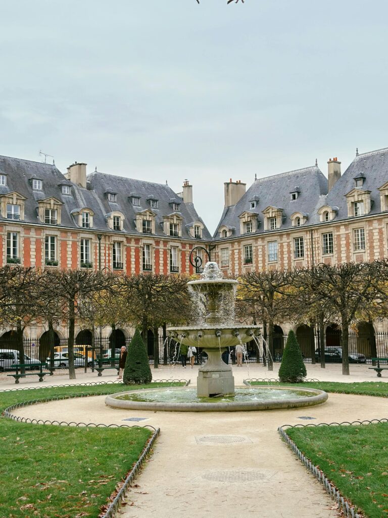 Le Marais: Paris’ Chic District for Food, Fashion, and History Lovers