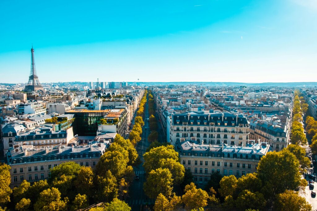 The Perfect 2-Day Paris Itinerary: Landmarks, Neighborhoods, and Local Experiences